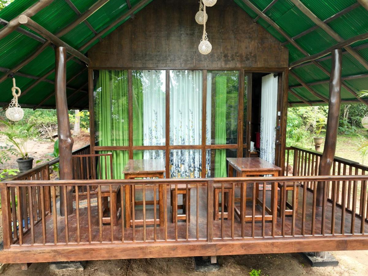 Coconut Tree House Hotel Udawalawe Exterior photo
