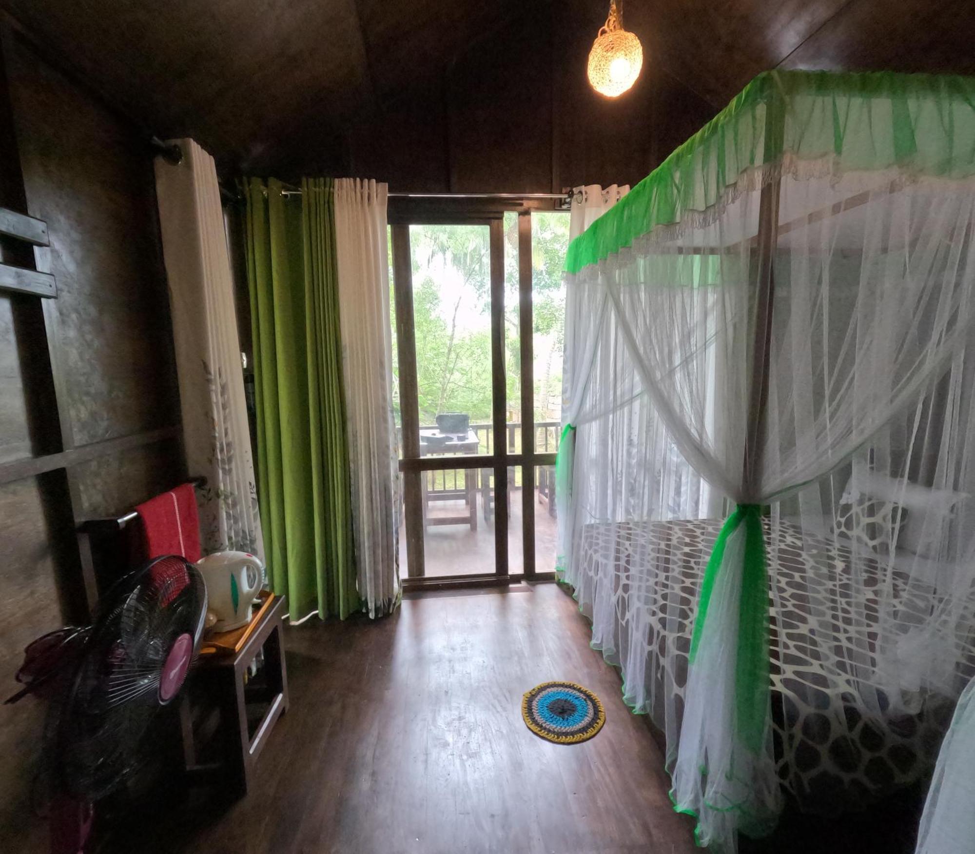 Coconut Tree House Hotel Udawalawe Exterior photo